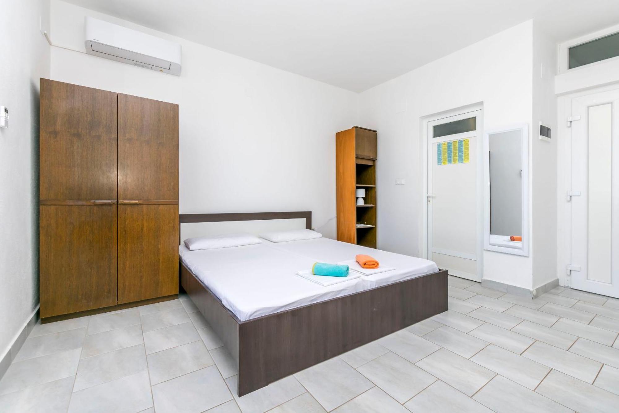 Apartments Barica Primosten Bagian luar foto